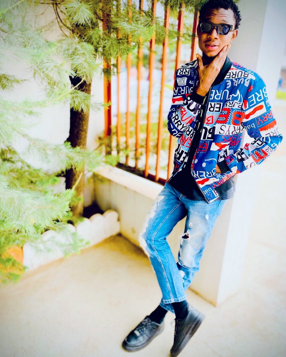 Ib_Choco79's tweet photo. Je vous souhaitez bon week-end à vous tous 🙏🏼😎🔥 https://t.co/AzT1u4MWYo