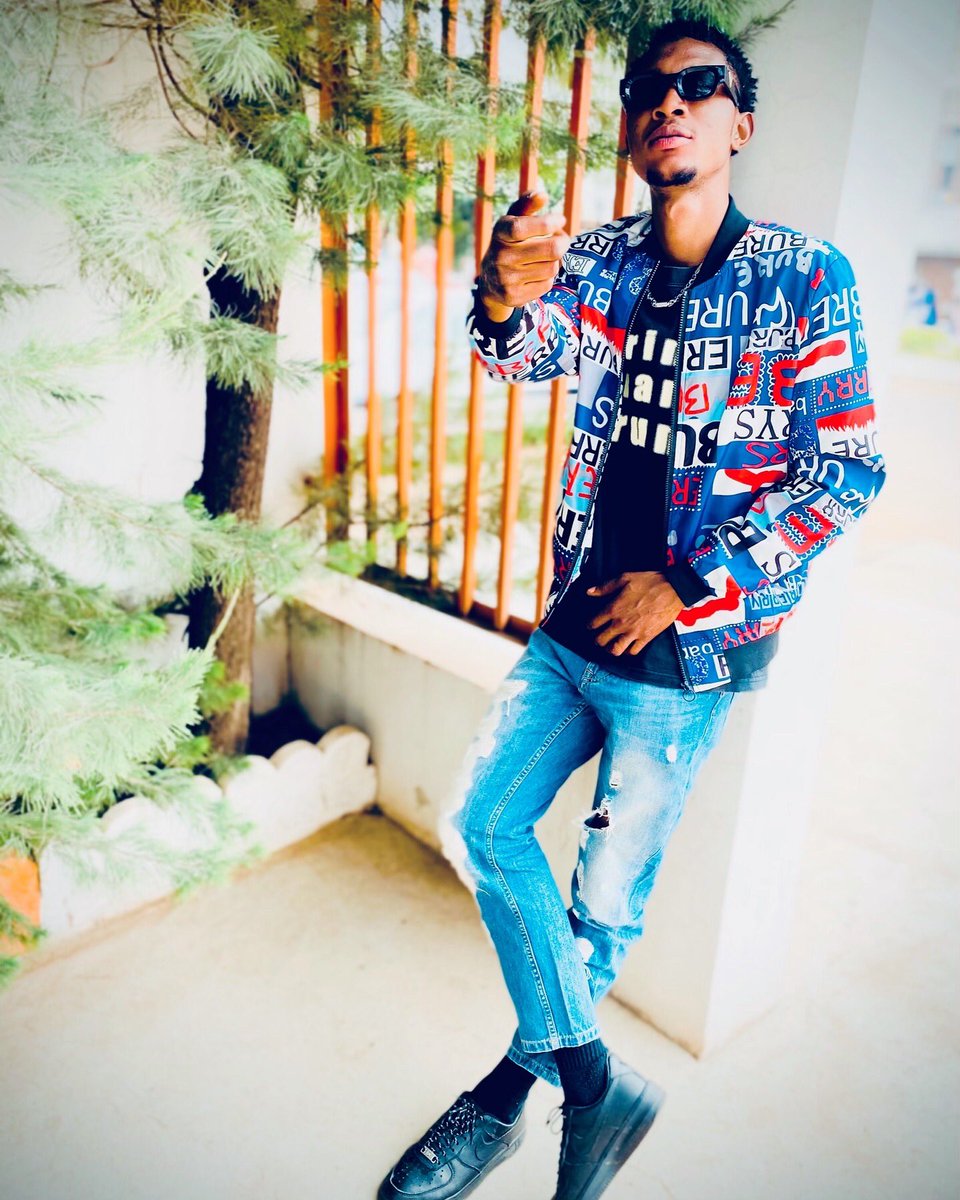 Ib_Choco79's tweet photo. Je vous souhaitez bon week-end à vous tous 🙏🏼😎🔥 https://t.co/AzT1u4MWYo