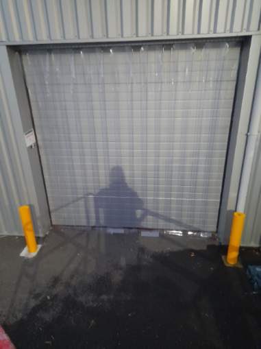 CEMLOCServices's tweet photo. Deux superbes rideaux à lanières installés par les équipe de CEMLOC Services aujourd’hui dans un centre de distribution pharmaceutique.
- Protéger des eaux de pluie à l’ouverture de la porte sectionnelle
- Couper du vent et réduire la pénétration du froid dans les locaux https://t.co/BhMxvd6Duh
