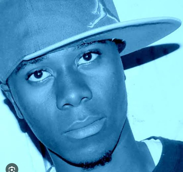 Dope_Creed's tweet photo. Sifanyi mitoko bado nipo soko na machizi

Nilificha books wakati mnaficha mkongo na zigi

Ki-design nimechoka questions

Niko busy sina time ya kungoja sessions

Wasanii wako soft soft sana

Wanakoroga ka' wakongo boziboziana

#TopShelf
@dizastavina https://t.co/qRH6YyrLA3
