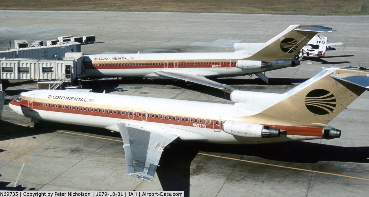 flycontinental1's tweet image. Two B727s are better than one. #airplane #avgeek #avgeeks #ContinentalAirlines #B727