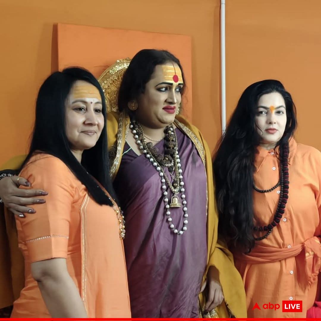 rohit_kranti's tweet photo. बॉलीवुड एक्ट्रेस ममता कुलकर्णी को लेकर एक बड़ी खबर सामने आई हैं. एक्ट्रेस ने हाल ही में महाकुंभ में शिरकत की. जहां उन्होंने संन्यास ले लिया है. अब यामाई ममता नंद गिरी के नाम से जानी जाएंगी. किन्नर अखाड़े की महामंडलेश्वर बनेंगी ममता. शाम को पट्टाभिषेक समारोह होगा. 

#Bollywood https://t.co/5fBnZR1Ent