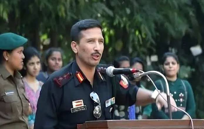 manaman_chhina's tweet photo. It’s 7 months since Colonel Waibhav Anil Kale (retd), working with UN in Gaza, was murdered by the Israeli Defence Forces who fired at a UN vehicle. 
No Israeli soldier is known to have been held accountable for his murder.
Not a squeak from Army HQs or MEA. https://t.co/IjhVgzFV4x