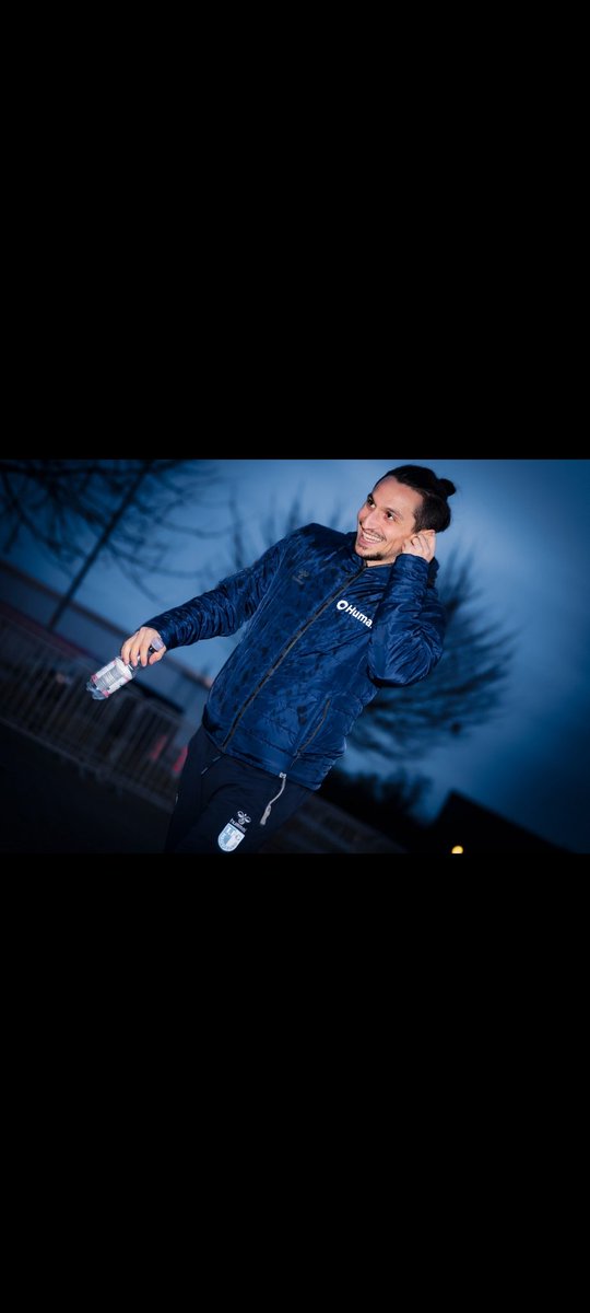 jxst_obito's tweet photo. Warum sieht diese Jacke so fresh aus?
#FCMBTSV #einmalimmer https://t.co/kqGSuRYc4T