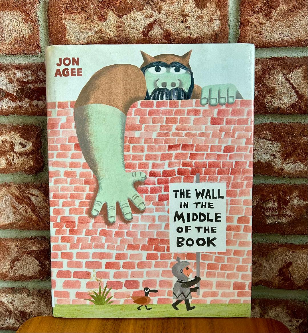 New picture book blog post for Jon Agee's THE WALL IN THE MIDDLE OF THE BOOK:
boyzread.blogspot.com/2025/01/the-wa…

Can you really keep your fears at bay? #kidlit #amreading #picturebook