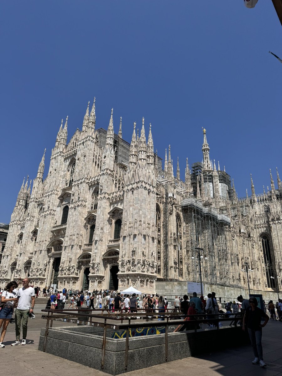 amyrwriting's tweet photo. @JamesLucasIT Duomo di Milano is definitely one of them. https://t.co/XgHbkWn3Yu