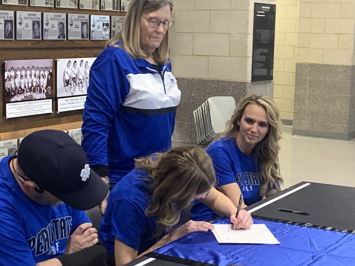 3434TheAnchor's tweet photo. Congratulations to Jersey ⁦@DiscovererWay⁩ on signing with ⁦@PeruState⁩Sports ⁦@PeruState⁩ to continue her golf career. #ProudOfYou #Maroon&amp;White4Life #Discoverers https://t.co/VrslCbp8rU