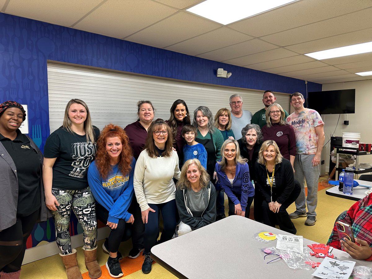 BegleyCarlin's tweet photo. BCM staff participating in its second year of MLK Day of Service at the Bucks County Emergency Homeless Shelter in Levittown, painting, cleaning, food prep and games. https://t.co/fgSFR3GpW6