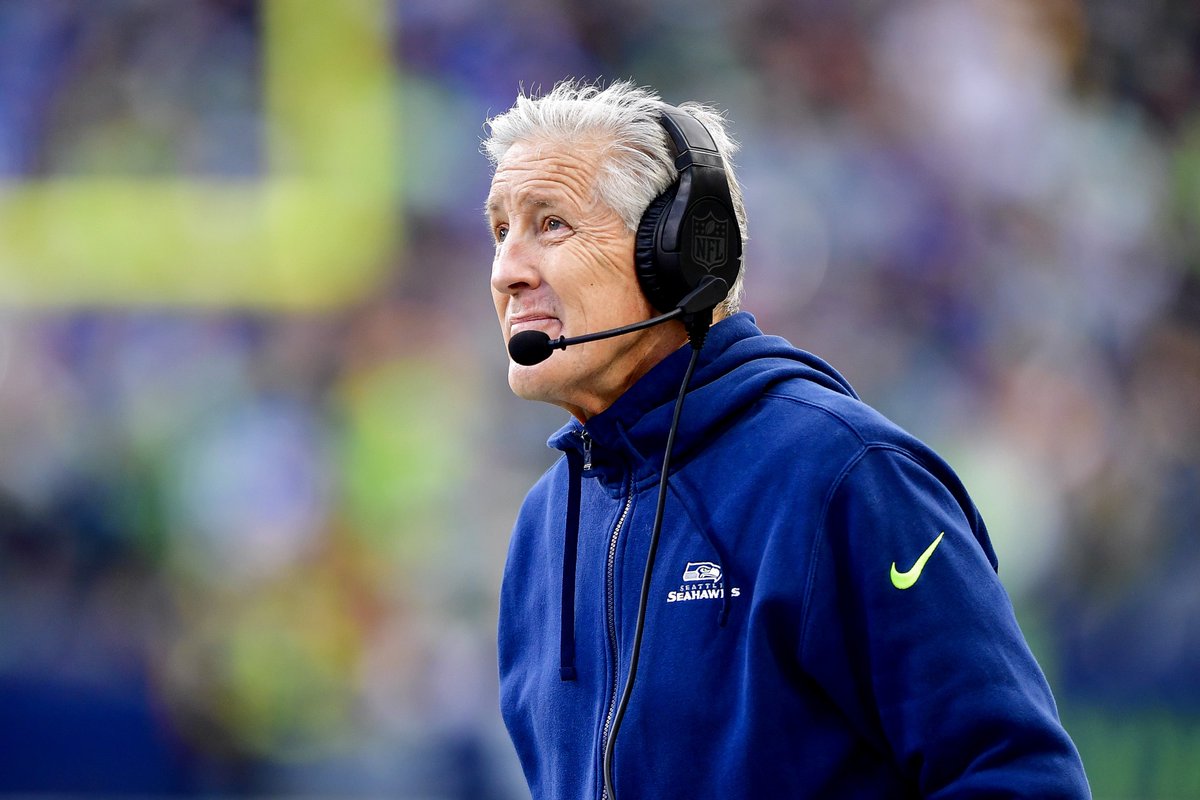 AdamSchefter's tweet photo. An inspiration: The 73-year-old Pete Carroll will make history this season as the oldest head coach in NFL history.

The title belongs to Romeo Crennel, who was 73 years and 199 days old for his last game on Jan. 3, 2021 with the Texans.

Carroll will turn 74 on September 15. https://t.co/UJsy11khKU