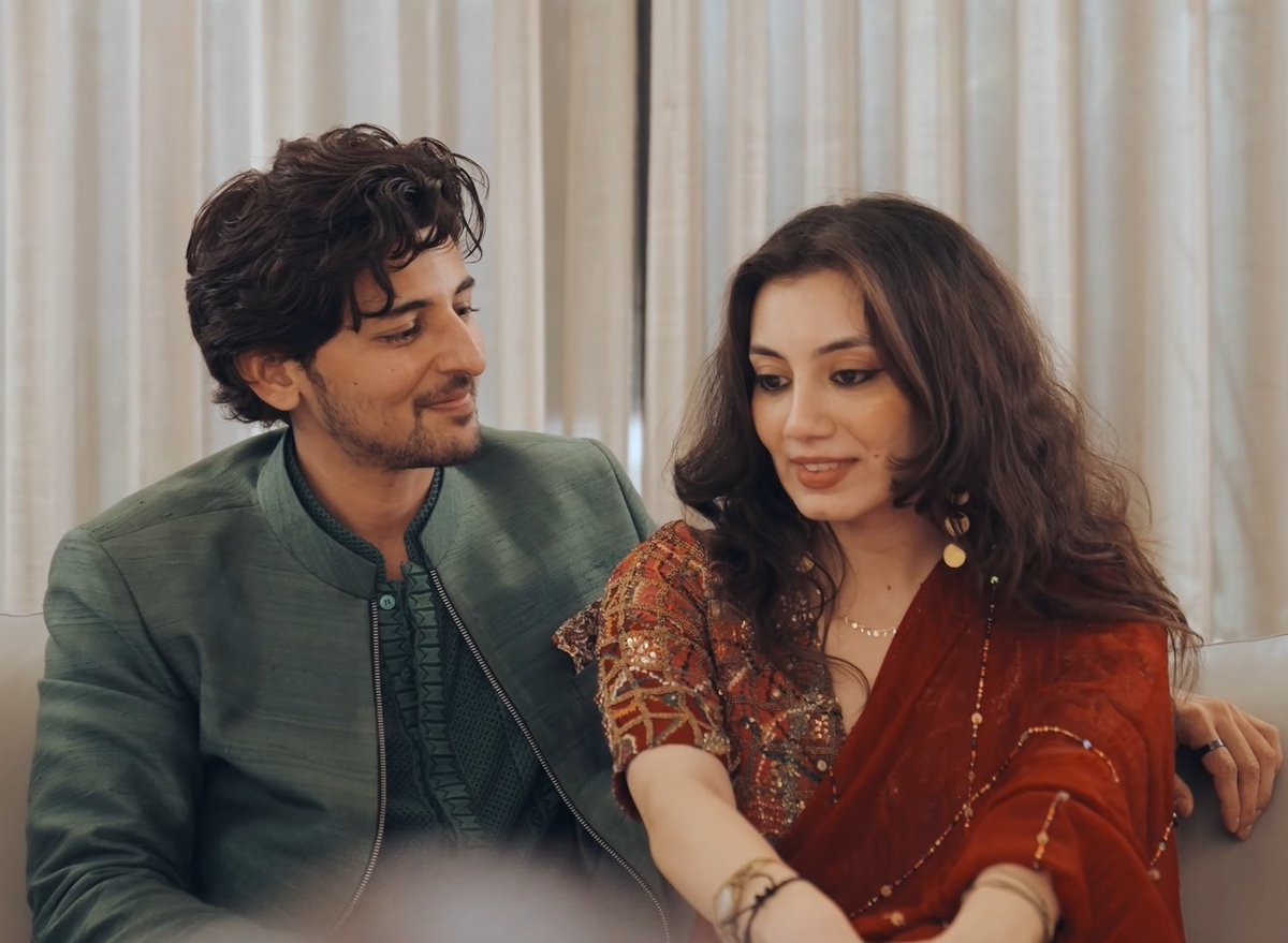 anushkaa | DD๐๐ธ (@anuxdarshan) on Twitter photo the way he looks at her ๐ฅน๐งฟ the way he looks at her ๐ฅน๐งฟ