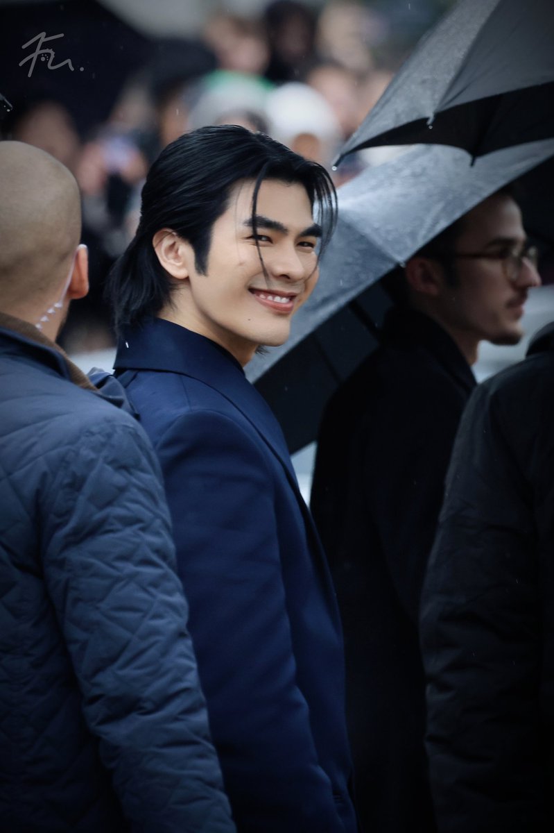 DhartiU's tweet photo. These Pictures Are Next Level 😍💚

MILE DIOR PFW25

#MileApoDiorWinter25 
@milephakphum
#MilePhakphum https://t.co/ufICW6KjoW