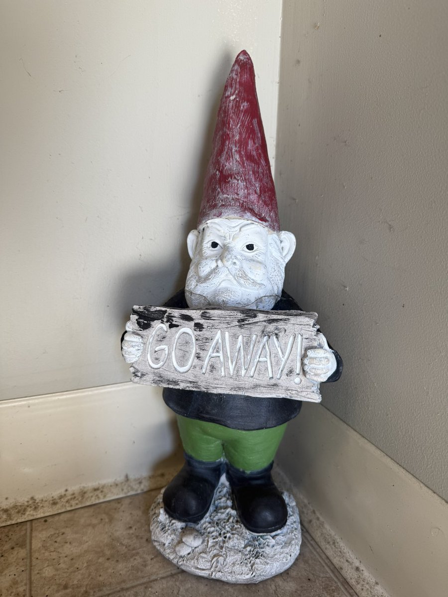 Just_los420's tweet image. This guy takes care of any visitors at my repair and fab shop!

#keepcalm #kickrockswithopentoedshoes #greasemonkey #dieselpower #boatmechanic #welder #machinist