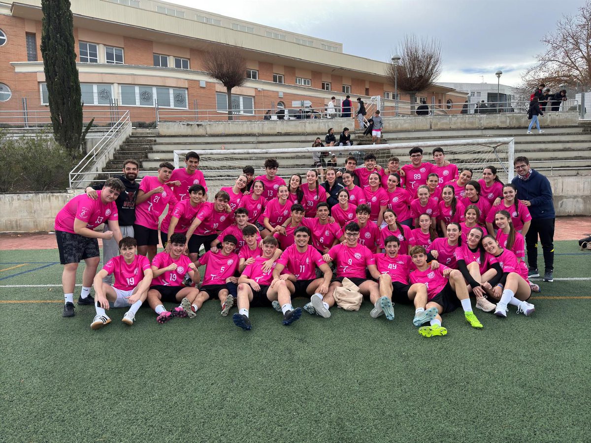 🏆✨ Nuestro alumnado de Bachillerato participó en el Trofeo Acceso de la <a href="/ujaen/">Universidad de Jaén</a>, viviendo deporte y compañerismo junto a otros institutos.

🥈 ¡Orgullo por nuestras subcampeonas de baloncesto femenino y el gran esfuerzo del equipo de fútbol masculino en las finales! 🙌
