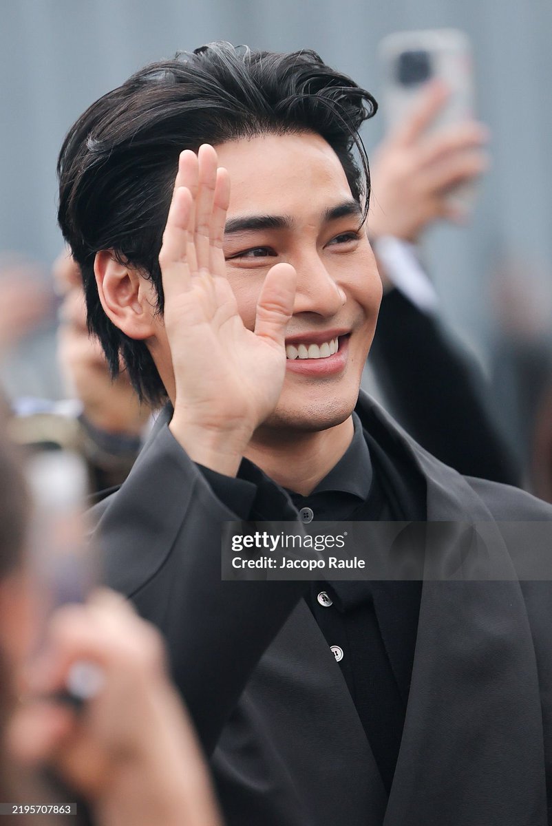 หล่อแบบพระเจ้าตั้งใจปั้นทุกมุม ทุกองศา

NATTAWIN FOR DIOR WINTER PFW 25 

<a href="/Nnattawin1/">Nnattawin</a> <a href="/Dior/">Dior</a>
#ApoNattawin #DiorWinter25
#MileApoDiorWinter25