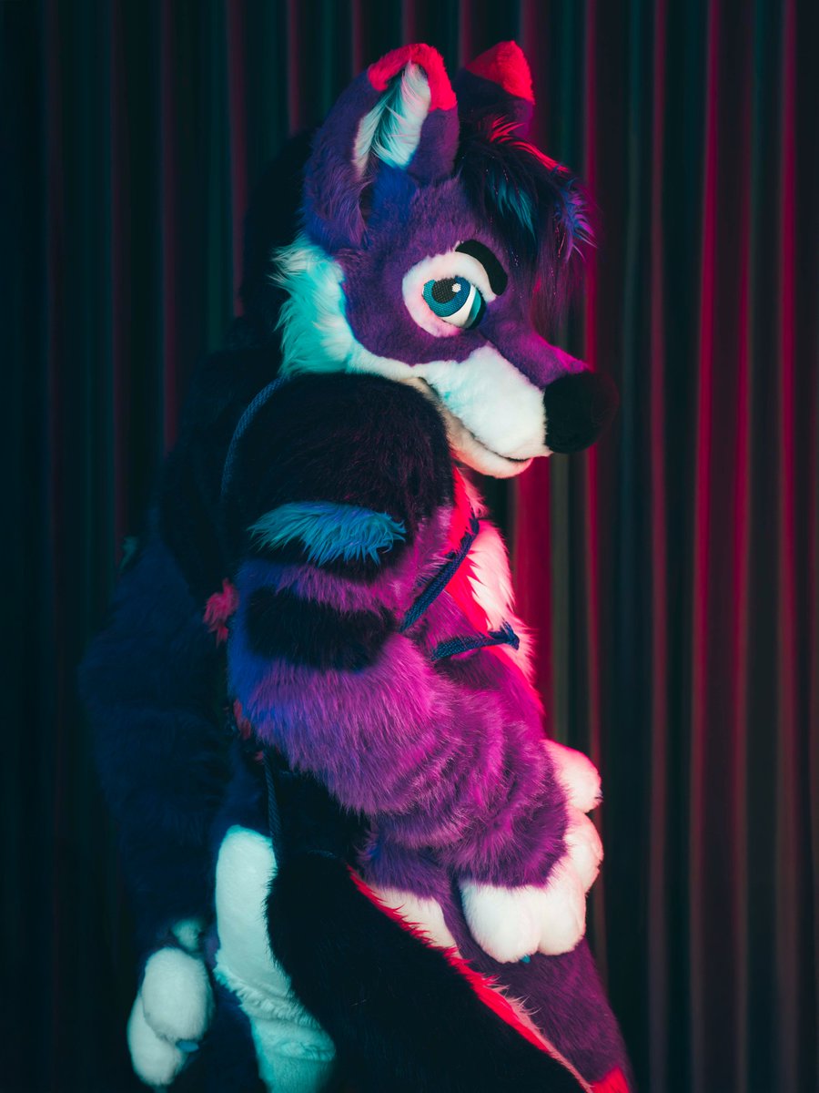 chase looking incredibly hot >.>