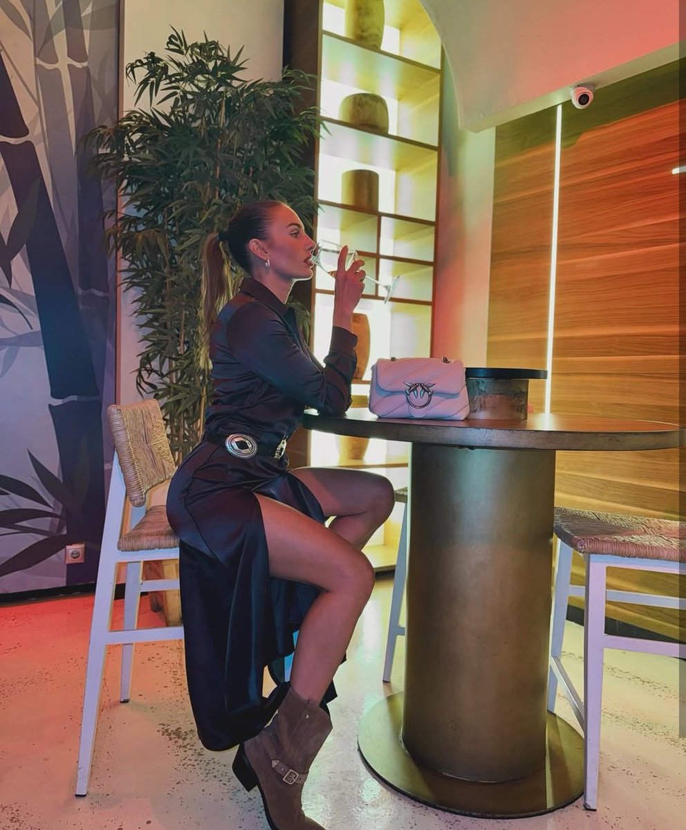 geo_pamedalaka's tweet image. Σοκ..
Δαλακα μόνο λέμε!
#survivorGR