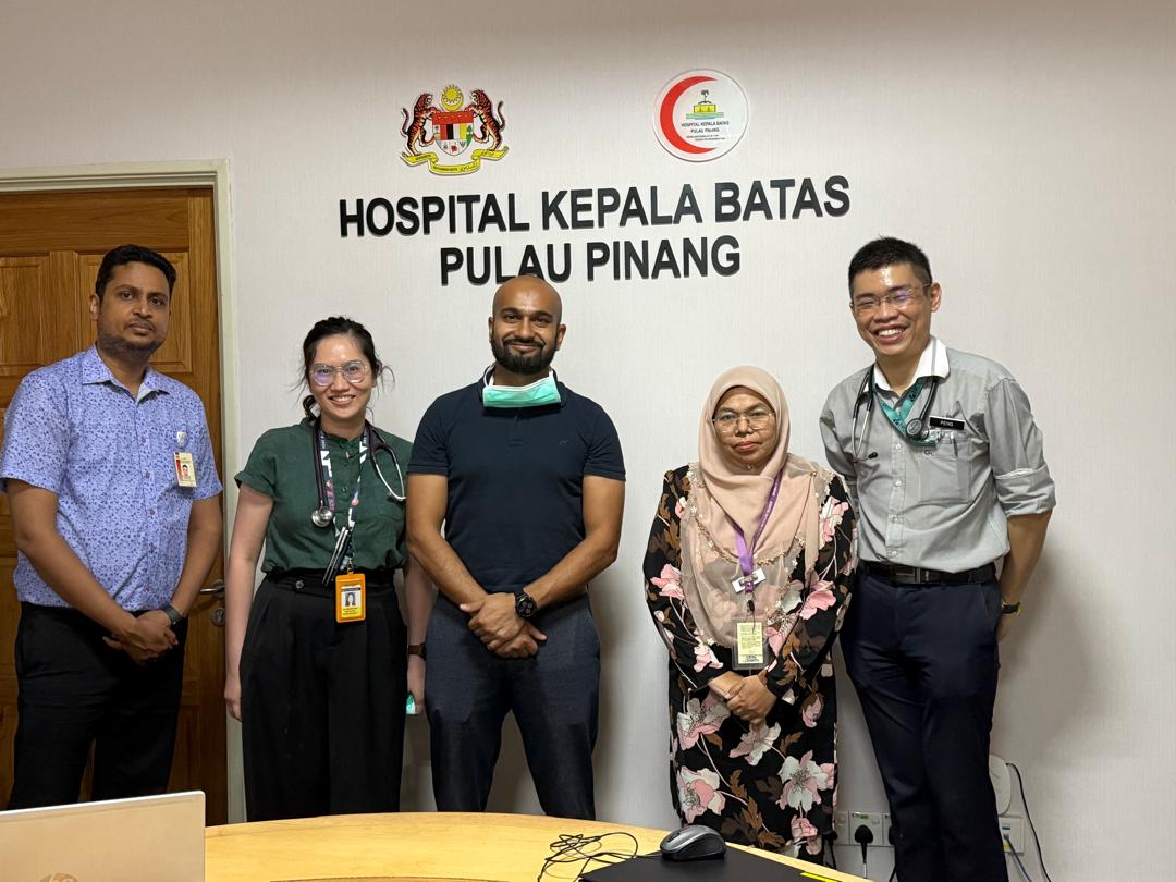 CheePengHor's tweet photo. Visit by Prof Fahd Adeeb from RUMC to explore the feasibility of establishing Kepala Batas Hospital as a teaching site for final year medical students in general medicine (for sub-internship and bedside teaching). Fruitful discussion. #medicaleducation https://t.co/tlbyiSIq2s