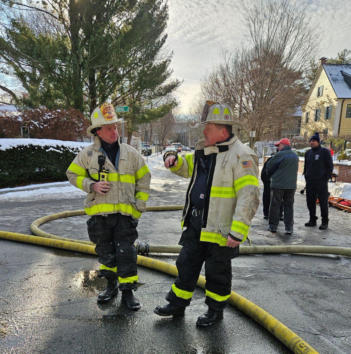 CambridgeMAFire's tweet photo. The Command Staff working, directing, &amp; coordinating operations at the fire, 2nd alarm, Box 2-612 on 23 Jan 2025, group 4 was on duty.
#tacticsandstrategy
#leadership https://t.co/lSRFEELx8f