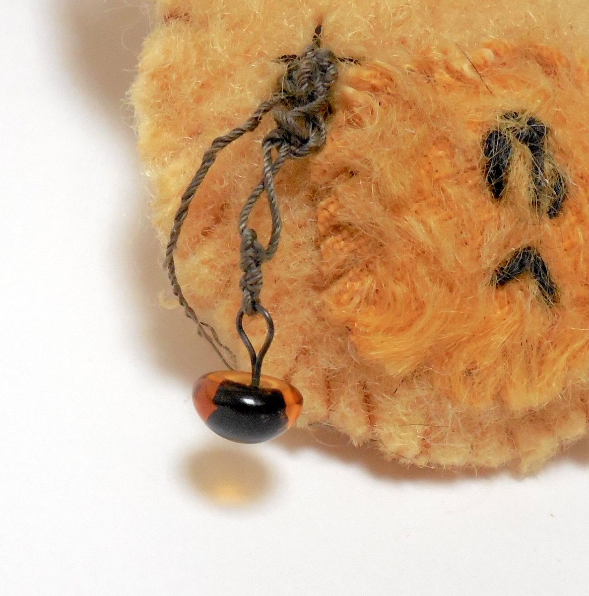 bunnvamp's tweet photo. Teddy brooch keeping up with meteorological trends by looking a bit ‘weathered’.
It’s on Etsy now, at https://t.co/kIJ6SmuUvC
#teddybearbrooch #ccmakers https://t.co/0xbLblYgMI