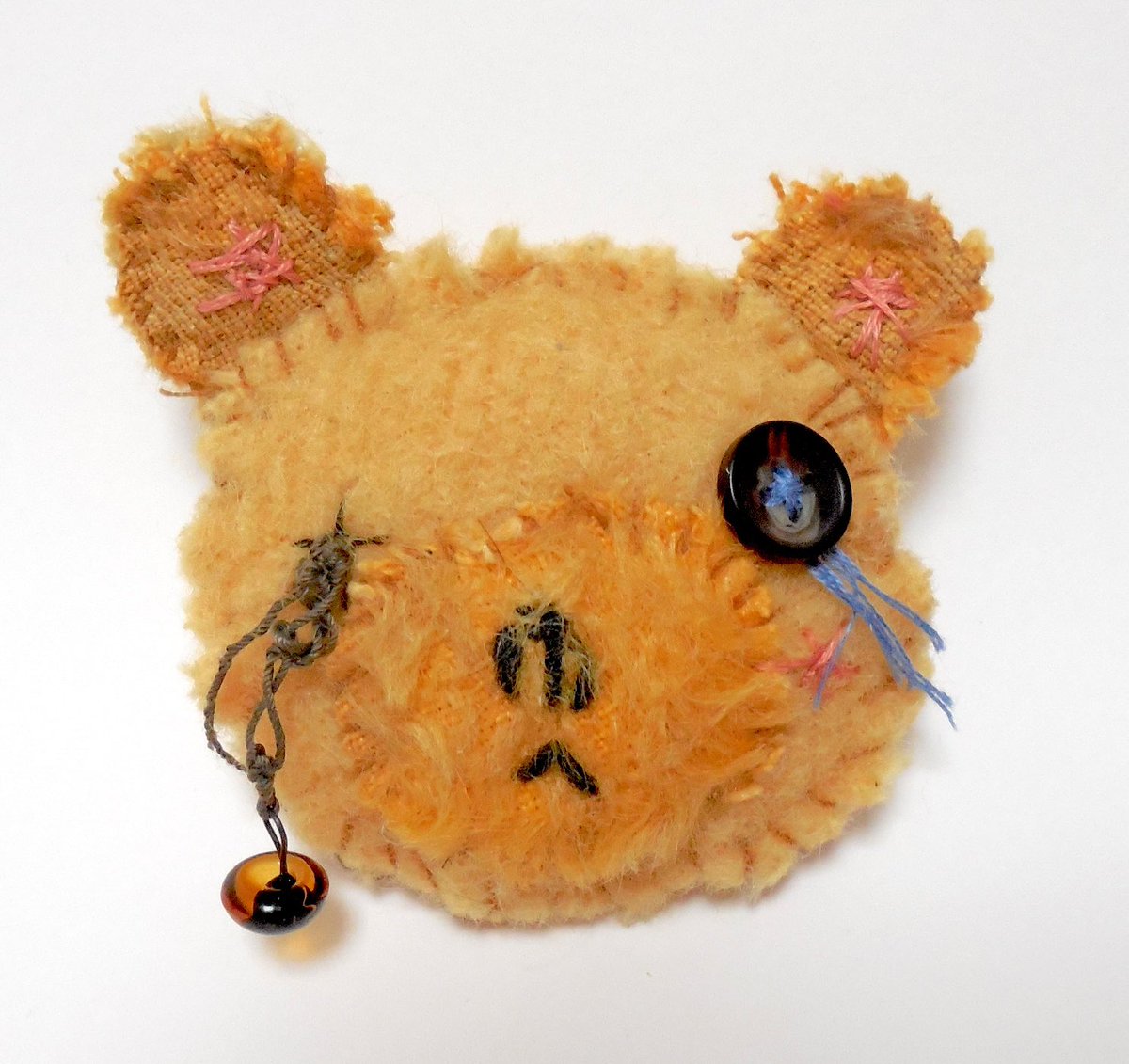 bunnvamp's tweet photo. Teddy brooch keeping up with meteorological trends by looking a bit ‘weathered’.
It’s on Etsy now, at https://t.co/kIJ6SmuUvC
#teddybearbrooch #ccmakers https://t.co/0xbLblYgMI