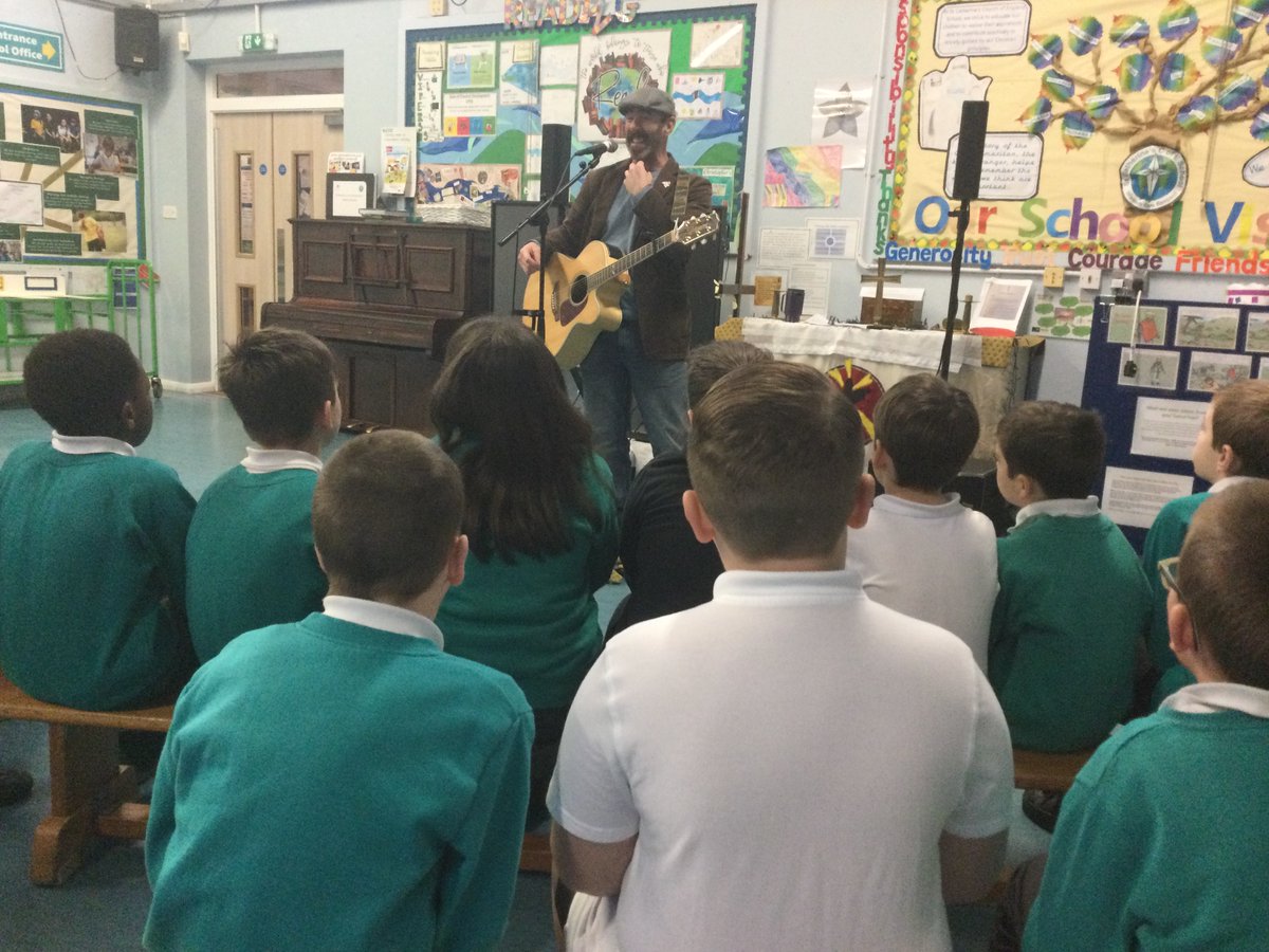 catherines_e's tweet photo. We were so lucky to have the amazing musician Will Keating visit us on Tuesday.  He spent the day doing workshops with each class who learnt lots of Cornish songs before culminating in a fantastic sing-a-long whole school assembly! #willkeating https://t.co/7MbCdt8s7U
