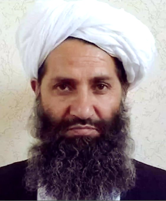 M_S_Comando's tweet photo. دا شل کاله لکه چی د امریکا سره پر حلوا باندی جنګ وو چی اوس وایی مشران یې نیسو. https://t.co/psBB23G664