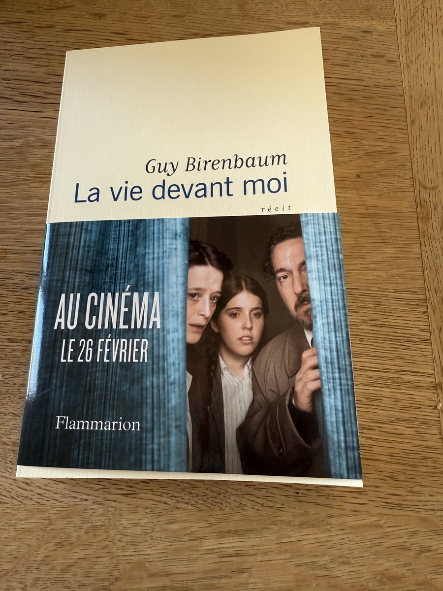 guybirenbaum's tweet image. Mercredi 29, un an après l’histoire de Robert Birenbaum #akapapa, chez @EditionsStock, celle de Tauba Zylbersztejn #akamaman et de notre famille maternelle sortira en librairies, chez @Ed_Flammarion , avant d’être incroyablement incarnée au cinéma le 26 février. À suivre.
