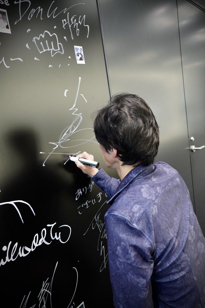 HIDEO_KOJIMA_EN's tweet photo. Rikiya Koyama signed our signboard. Thank you so much🙏🫶👍 https://t.co/3YkiXygHXE