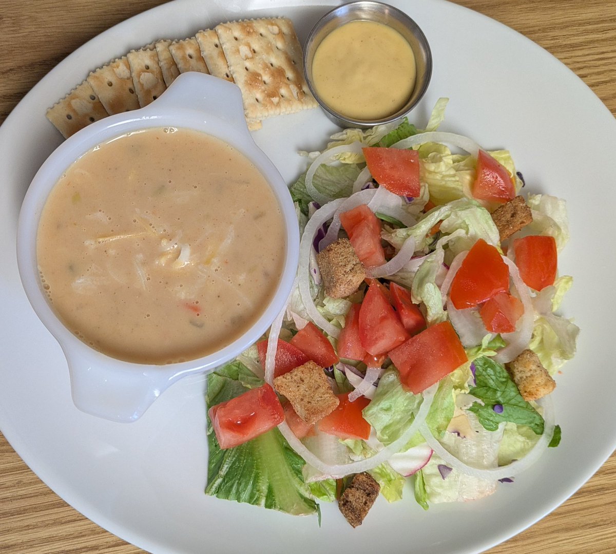 recipesallkinds's tweet photo. Crab Chowder and Salad
#allkindsofrecipes #testkitchen #soupandsalad #crabchowder #crabsoup #crab #chowder #soup #cheese #crackers #salad #lettuce #radicchio #radish #carrot #tomato #onion #croutons #honeymustard #lunch https://t.co/nzABGyRyeV