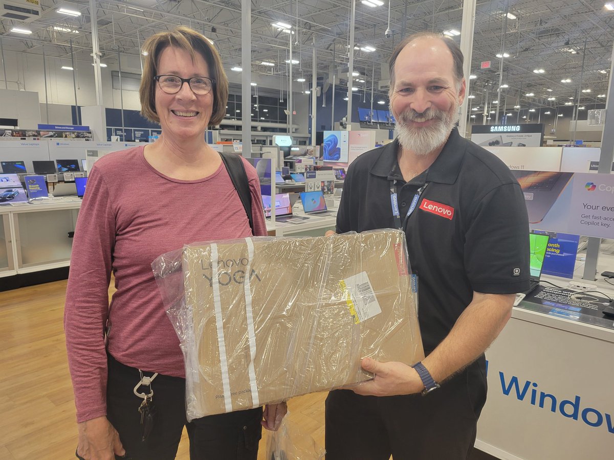 lenovokings's tweet photo. This customer is the reason I love the job I have.  I helped her purchase a Yoga 7 16 base she was buying for a friend who lost his home in the California wildfires.  #wearelenovo #premiumstars https://t.co/Zfg1aZcMWJ