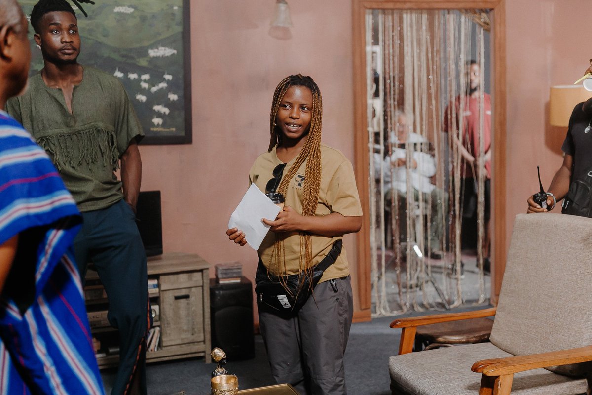 WingoniaIkpi's tweet image. BTS from Day three. 

EPS are happy, whilst thinking about all the money I’m spending. We have different duties and responsibilities. 👀

#thelostdays 
#filmdirector