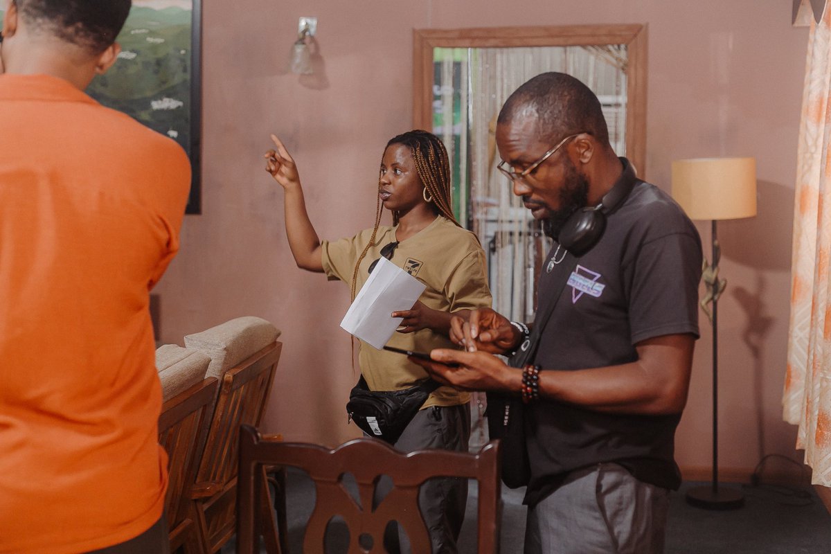 WingoniaIkpi's tweet image. BTS from Day three. 

EPS are happy, whilst thinking about all the money I’m spending. We have different duties and responsibilities. 👀

#thelostdays 
#filmdirector