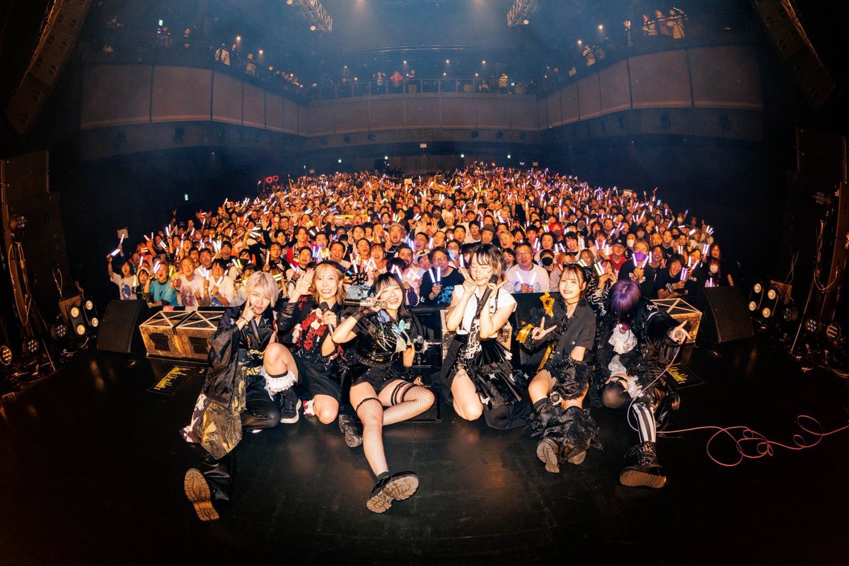 wlxpavjfcnbj's tweet photo. 2025.1.22 神激ラストライブ
フェス以外で初めて行ったのが【神激】

メンバーがすぐ名前覚えてくれていつ行ってもホーム感があってすごい救われてた…

最後の神激だったから
翌日仕事だけど、サウピ強行（笑）

たくさんの思い出をありがとう！！
7年間お疲れ様でした✨
#神者の輪 　#神激 https://t.co/r4kqSwJY5v