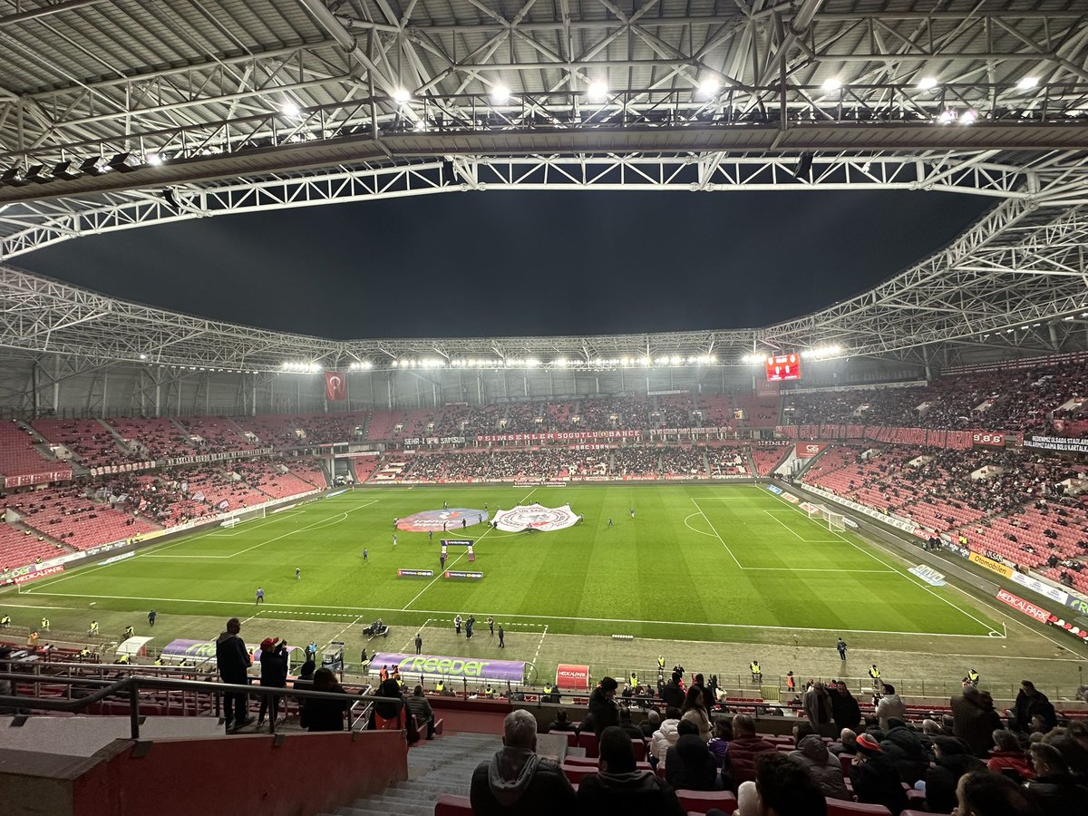 celocanaydin's tweet photo. Başarılar takım #Samsunspor ♥️ https://t.co/IvwwH4WlKz