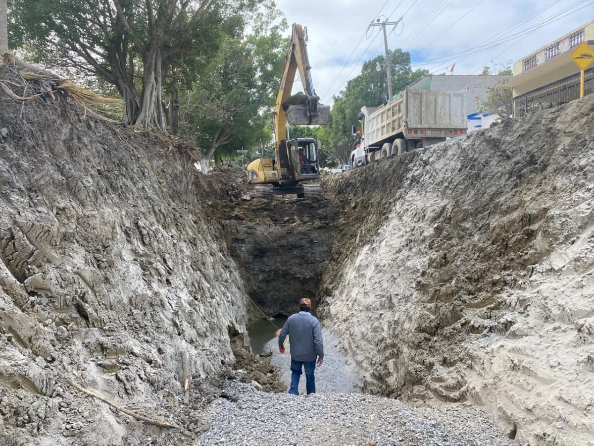 Con una inversión superior a los 11 millones de pesos, el Gobierno del Estado a través de la Secretaría de Obras Públicas (SOP) rehabilita sistemas de drenaje en distintos puntos del municipio de #ElMante.