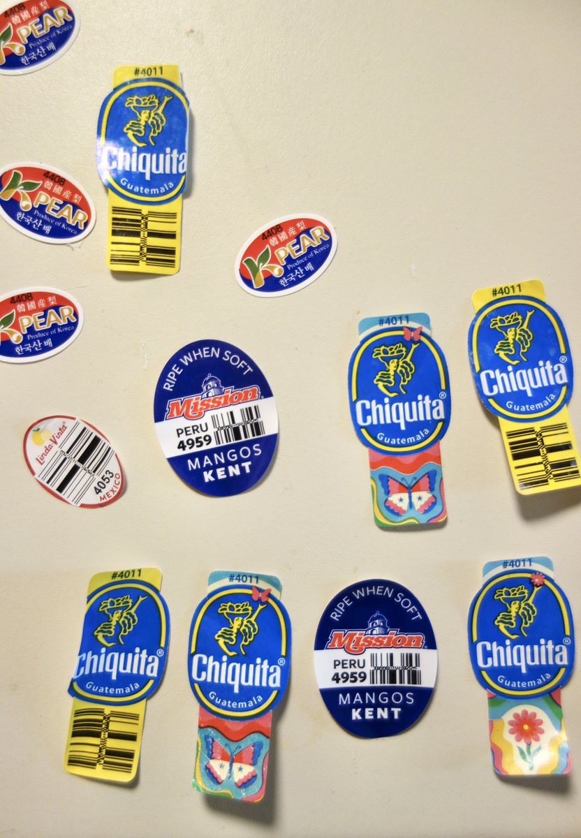 blahtoTADA's tweet image. On the blog this week: incorporating sticker labels  saved from fruits in my sketchbook...TADA! blah-to-tada.blogspot.com/2025/01/a-sket… #sketchbook #sketchbookpractice #recycle #fruits #Stickers