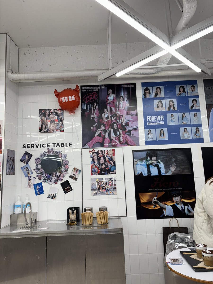 bmsorabm's tweet photo. 初めてYG社屋とSameE行ってきた＾＾
 #BABYMONSTER https://t.co/9OwqHhgszb