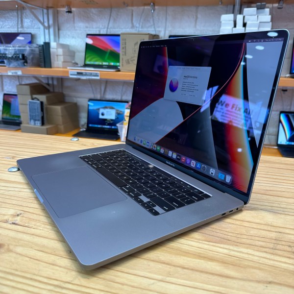 MashNairobi's tweet photo. Macbook pro 16" 
Intel core i9 Retina 2019
64gb ram 2TB ssd,8gb radeon graphics,Touchbar 
Kshs 125,000
+254712164515
#FreeGraceMuleiNow #FreeGraceMulei #TheAfricanLion #RutoMustGoForward JKIA Rongai 243,000 Kenyans Thika Wamunyoro Tob Cohen Kenya Airways Martha Koome Matiang'i https://t.co/33wsMd8AVt