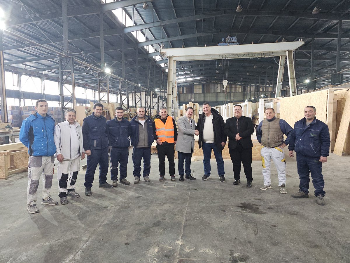lala_avdi's tweet photo. Fabrika ‘Romer’ në Pejë po çon cilësinë vendore në nivel global! Mbi 95% e produkteve eksportohen në BE dhe SHBA. Krenari për bizneset tona që ndërtojnë të ardhmen! #SuksesiGlobal #AKB #MadeInKosovo https://t.co/g8FZ6i2Mzm