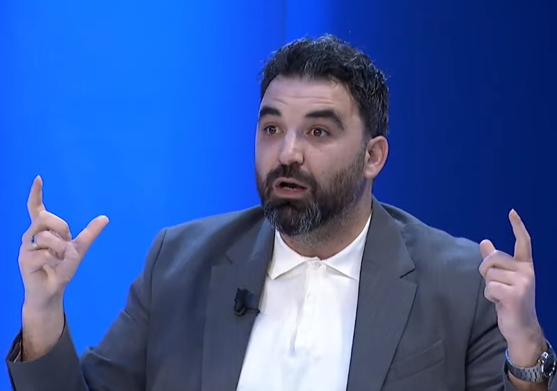 jollebeats's tweet photo. Political commentator, Lirim Mehmetaj, reportedly ‘furious’ claiming Bonnie Blue STOLE his idea to sleep with 1000 men in 24 hours https://t.co/s3PJuMwiEX