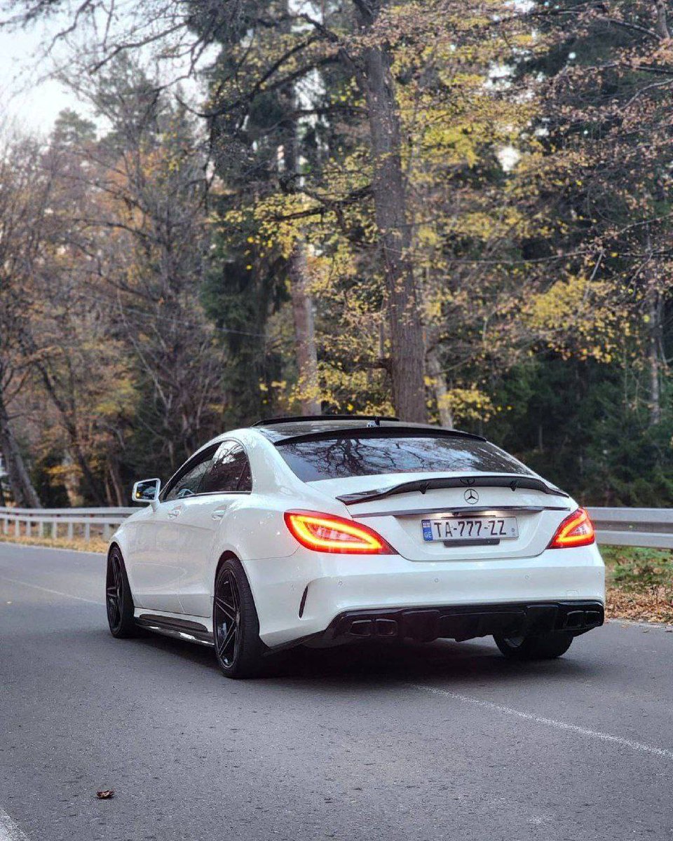 _Lexuhlicious's tweet photo. "A car is the place where music, memories, and moments collide." https://t.co/aK7CjjMaP8