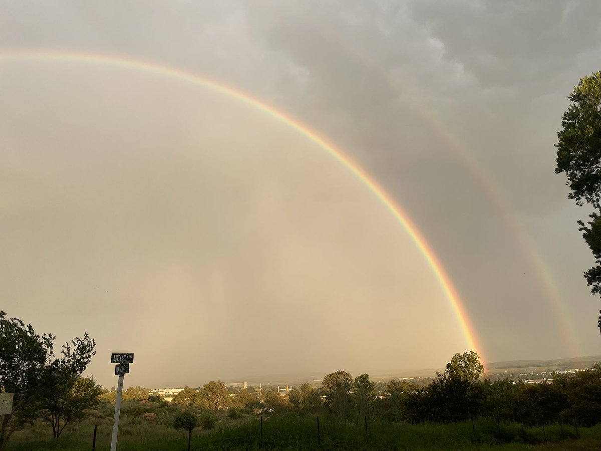 tiredfeminist_'s tweet photo. I just saw the prettiest double rainbow on my walk🥺🥺 yall better rt for good luck 😂 https://t.co/fwFLTMl1Ja