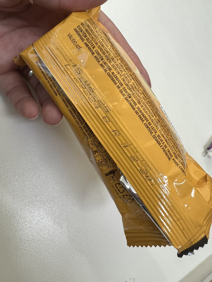 Fabi_Baggio's tweet photo. Cuidado com os bolinhos da @Bauducco  🤢 https://t.co/SxmBsgtmwS