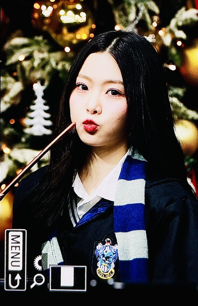 011117S2's tweet photo. 250124 

강채연 너라는 마법에 빠져 🪄

#쟄과콩나물 #아이칠린 #ICHILLIN #재키 #JACKIE #강채연 https://t.co/XMpsNzCFcY