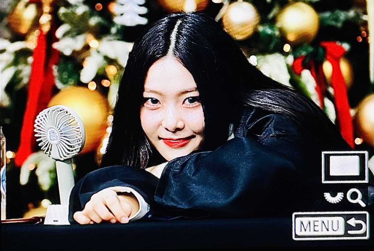 250124 

자리가 왜케 반대로만 뽑는거지.. 🫤

#쟄과콩나물 #아이칠린 #ICHILLIN #재키 #JACKIE #강채연