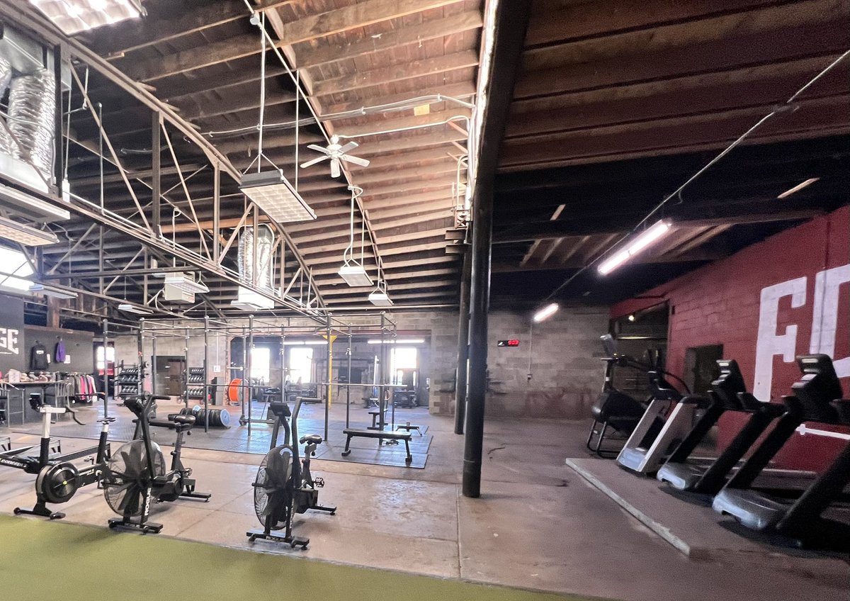 they don't want you to know this but you can just move to kansas and have a gym like this all to yourself