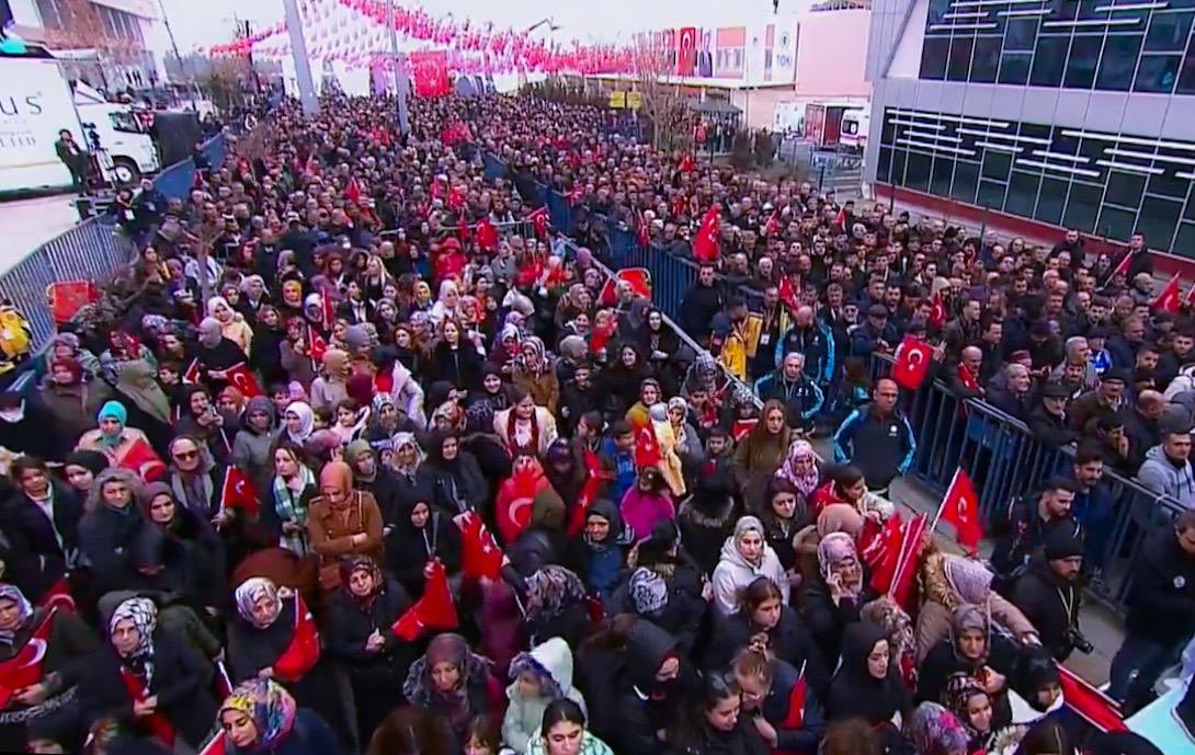 munirkaraloglu's tweet photo. 📍Malatya

Cumhurbaşkanımız Sn.@RTErdogan’ın teşrifleri, Bakanlarımız, Milletvekillerimiz ve Malatyalı vatandaşlarımızın yoğun katılımıyla 2️��0️⃣1️⃣ bininci Deprem Konutları 6.Kura Çekim ve Anahtar Teslim Töreni”ni gerçekleştirdik.

Hayırlı uğurlu olsun.🏡🔑

#AFAD
#TOKİ
#EMLAKKONUT https://t.co/7s9slREEnm