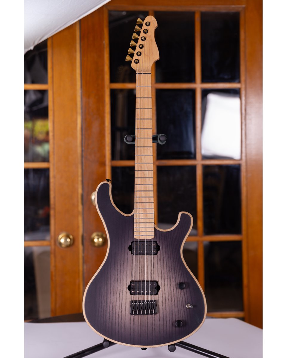 JerichoGuitars's tweet photo. What do you think of this Custom RANGER 25.5" ? https://t.co/lJW7GQbuHg