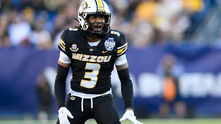 Tony “Ducie” Williams 4⭐️ (@3kducie) on Twitter photo Extremely blessed to receive my first sec and 20th offer from university of Missouri <a href="/CoachDNic/">Derek Nicholson</a> <a href="/CoachYoro/">Jacob Yoro</a> <a href="/CoachDrinkwitz/">Eliah Drinkwitz</a> <a href="/JohnGarcia_Jr/">John Garcia, Jr.</a> <a href="/rainesfootball/">Raines High School Football</a> <a href="/JeremyO_Johnson/">Jeremy Johnson</a> <a href="/MohrRecruiting/">Brian Mohr</a> Extremely blessed to receive my first sec and 20th offer from university of Missouri <a href="/CoachDNic/">Derek Nicholson</a> <a href="/CoachYoro/">Jacob Yoro</a> <a href="/CoachDrinkwitz/">Eliah Drinkwitz</a> <a href="/JohnGarcia_Jr/">John Garcia, Jr.</a> <a href="/rainesfootball/">Raines High School Football</a> <a href="/JeremyO_Johnson/">Jeremy Johnson</a> <a href="/MohrRecruiting/">Brian Mohr</a>