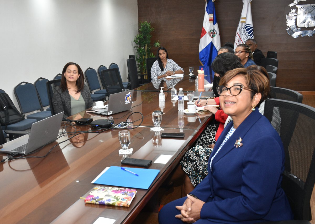 OIT América Central (@oit_amercentral) on Twitter photo #RepúblicaDominicana |OIT y <a href="/mineconomiard/">Ministerio de Economía, Planificación y Desarrollo</a> abordan temas prioritarios para posible cooperación técnica. Mejorar la administración del #TrabajoDecente, la formalización laboral, empleos verdes y la Política Nacional de Cuidados son temas planteados ➡️ bit.ly/3WxxnND #RepúblicaDominicana |OIT y <a href="/mineconomiard/">Ministerio de Economía, Planificación y Desarrollo</a> abordan temas prioritarios para posible cooperación técnica. Mejorar la administración del #TrabajoDecente, la formalización laboral, empleos verdes y la Política Nacional de Cuidados son temas planteados ➡️ bit.ly/3WxxnND